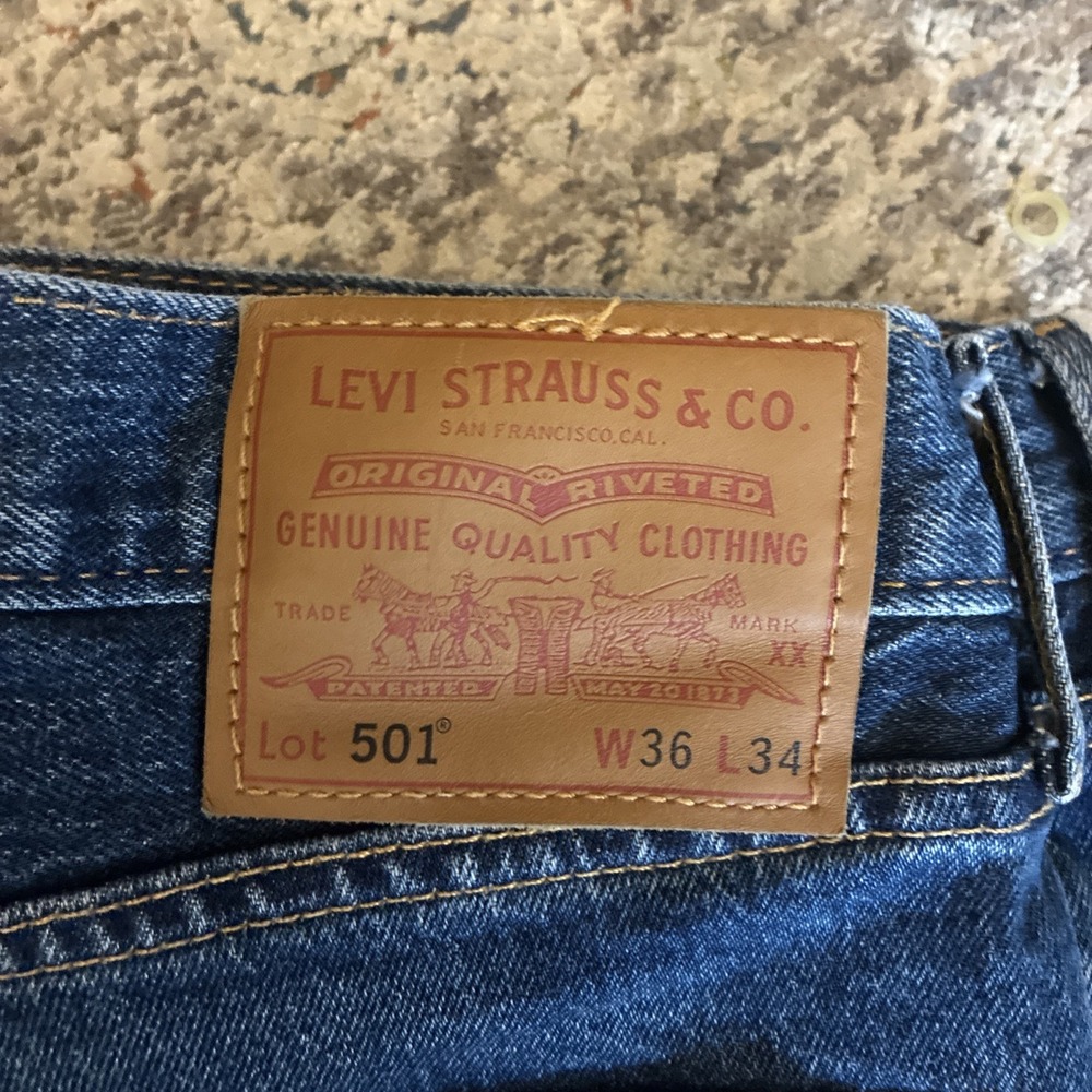 Levi's 501 Jeans Men 36x34 Blue Straight Fit Faded Whiskered Zip Fly Denim - Picture 2 of 8